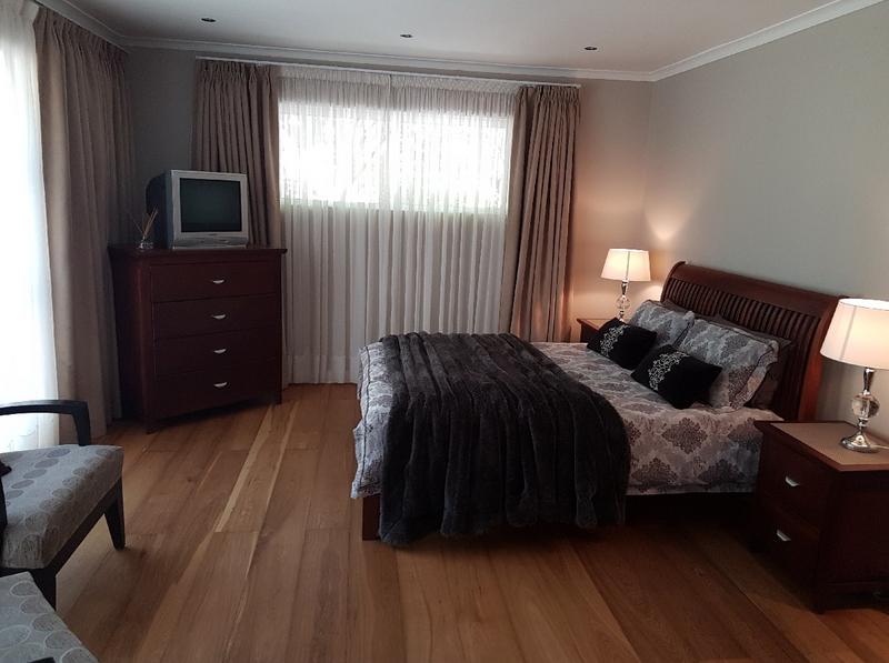 To Let 4 Bedroom Property for Rent in Hout Bay Western Cape